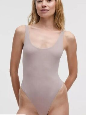 NWT Lululemon Wundermost Ultra-Soft Nulu Mesh Scoop-Back Sleeveless Bodysuit M